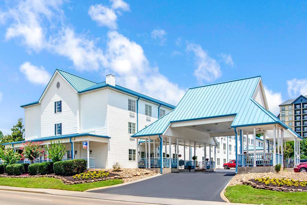 Hotel Ramada By Wyndham Pigeon Forge North Exterior foto